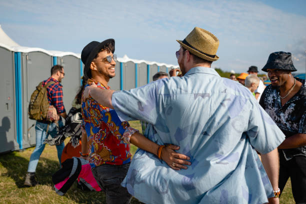 Best Portable bathroom rental  in Urbana, IA
